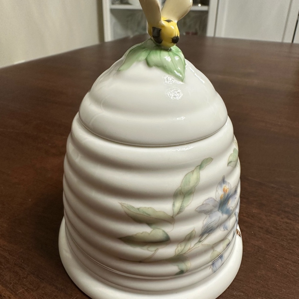 🧡Lenox Butterfly Meadow Beehive Honey Pot with Floral Design🧡 - Picture 2 of 12